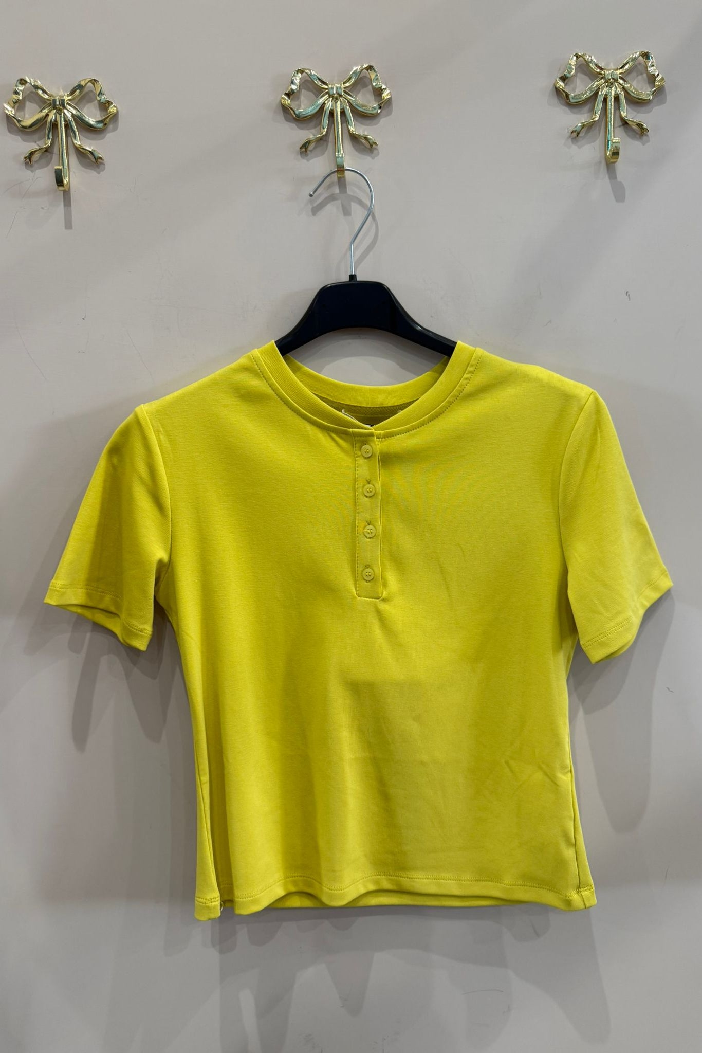 t-shirt bottoncini
