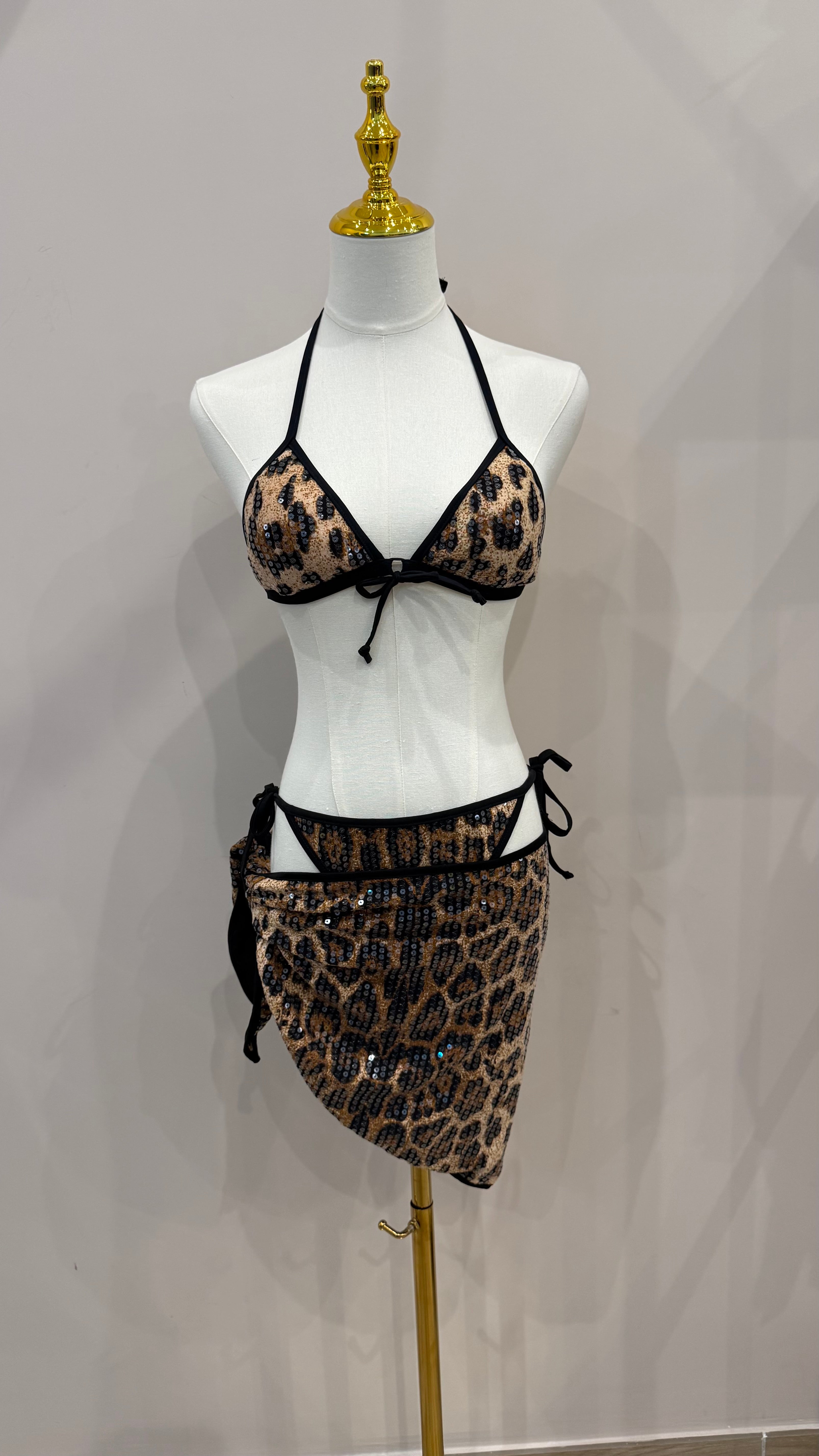 Leopard brown